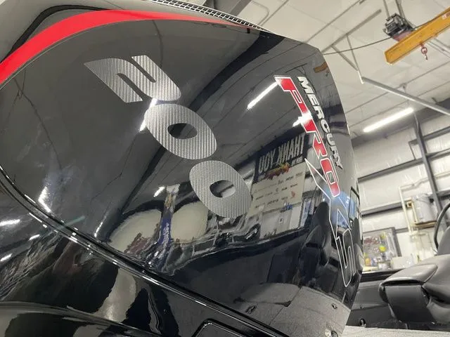 Slide: The Image of Tracker Targa™ V-19 Combo 2026 - 9