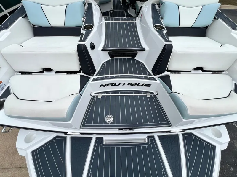Slide: The Image of Nautique Super Air Nautique G23 Paragon 2022 - 15