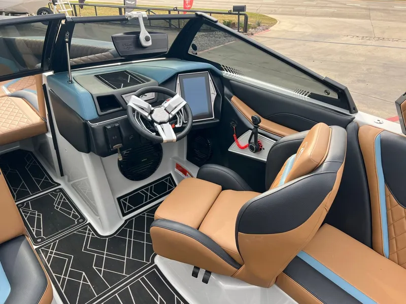 Slide: The Image of Tigé 23ZX 2023 - 16