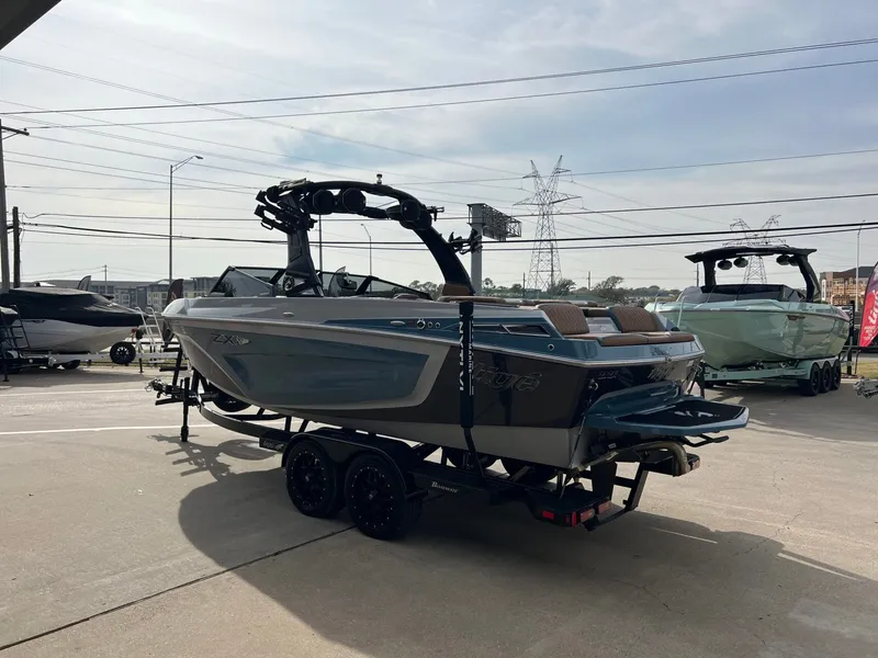 Slide: The Image of Tigé 23ZX 2023 - 6