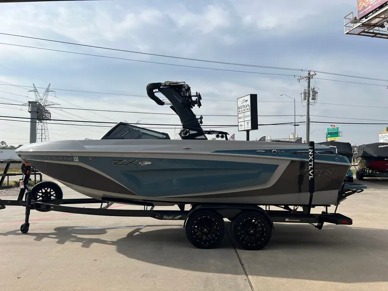 Slide: The Image of Tigé 23ZX 2023 - 7