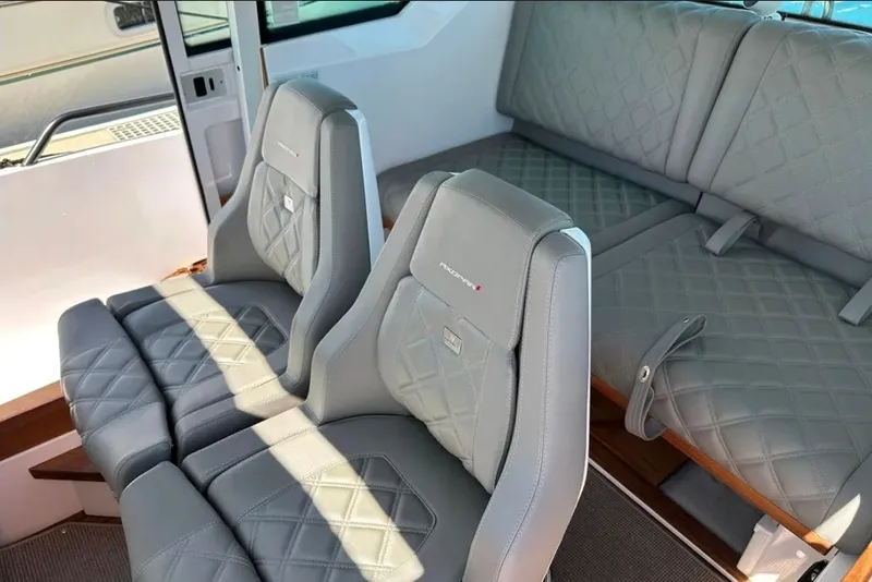 Slide: The Image of Axopar 28 Cabin AC 2021 - 11