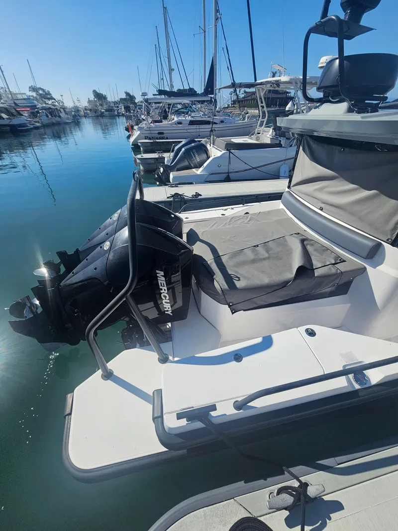 Slide: The Image of Axopar 28 Cabin AC 2021 - 16