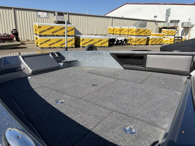 Slide: The Image of Ranger 1880MS 2025 - 11