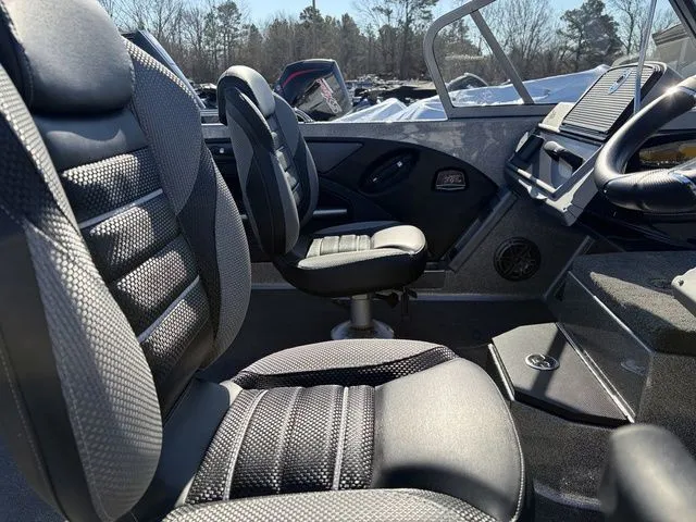 Slide: The Image of Ranger 1880MS 2025 - 16