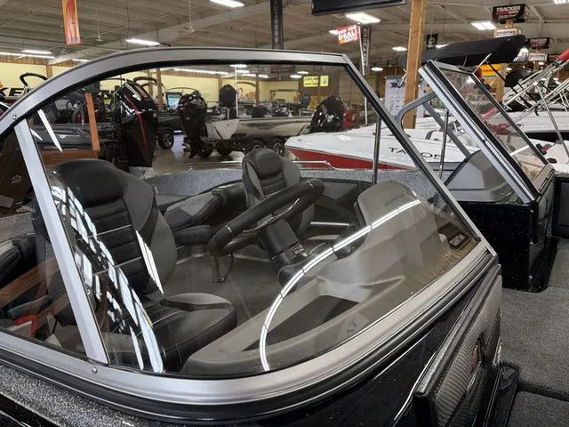 Slide: The Image of Ranger 1880MS 2025 - 41