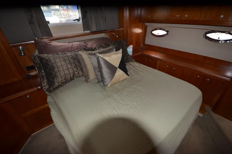 Slide: The Image of Luxurious bedroom in a 2007 Cruisers Yachts 415 Express Motoryacht. - 20