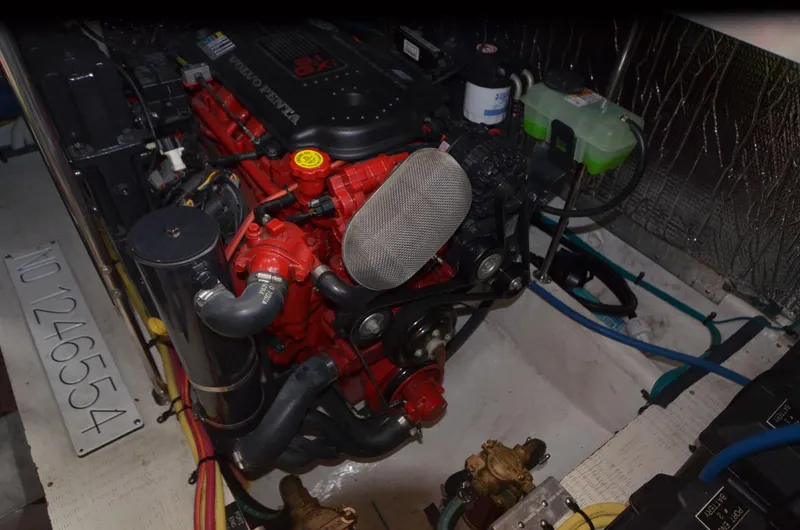 Slide: The Image of Engine room of 2007 Cruisers Yachts 415 Express Motoryacht. - 31