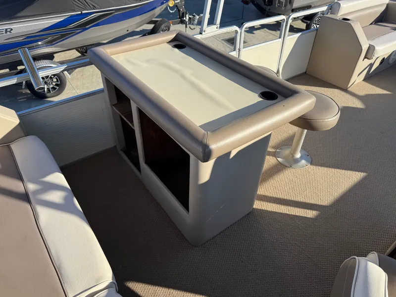 Slide: The Image of Harris Kayot w/ Brand New 40HP Mercury 4-Stroke! 1989 - 5