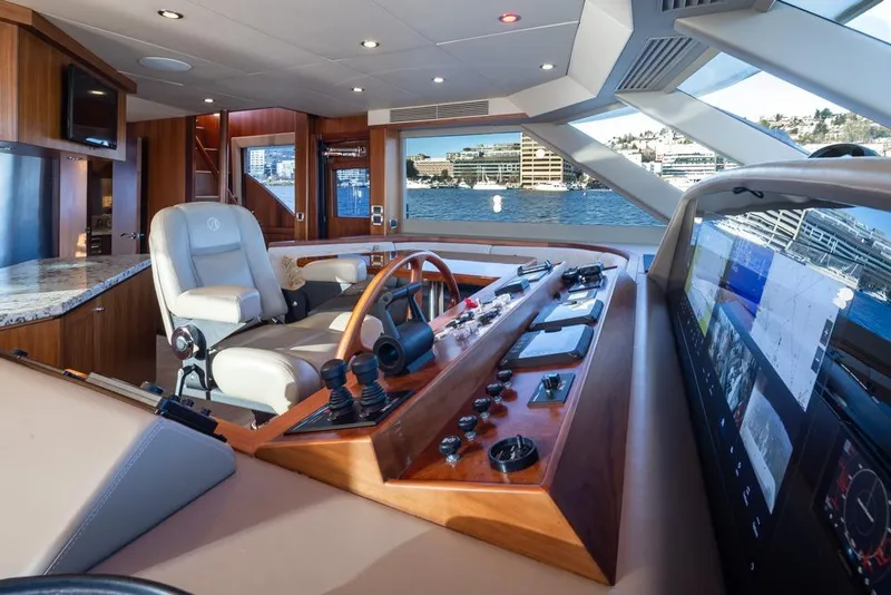 Slide: The Image of Luxurious helm of 2014 Ocean Alexander 85 Cockpit Motoryacht with panoramic views. - 37