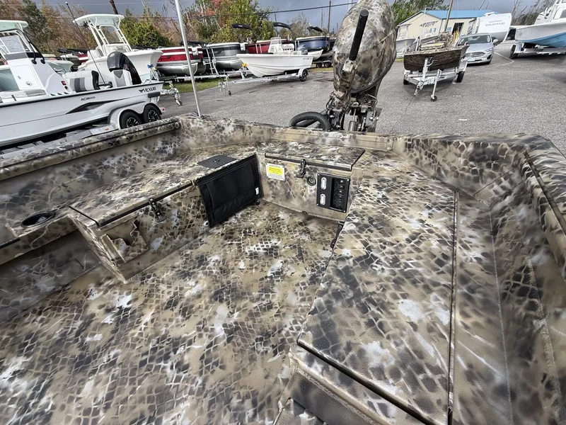 Slide: The Image of Excel 1751 Viper F4 2026 - 6