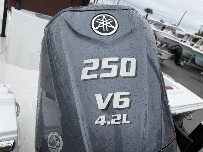 Slide: The Image of Parker Marine 230 Coastal Elite 2026 - 5