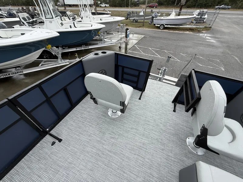 Slide: The Image of Viaggio Lago V 20F-HONDA 115 2026 - 12