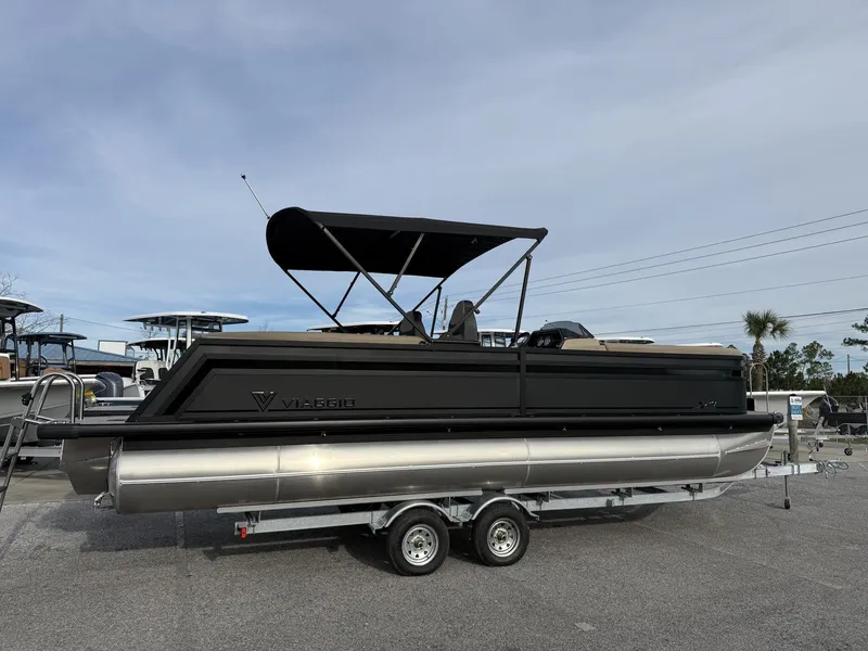 Slide: The Image of Viaggio Lago X TRITOON-HONDA 250 2026 - 2