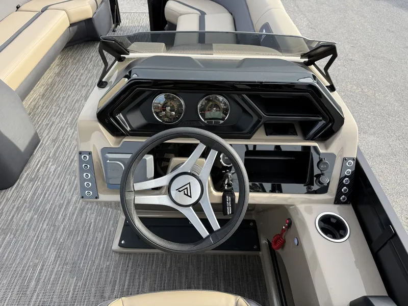 Slide: The Image of Viaggio Lago X TRITOON-HONDA 250 2026 - 8