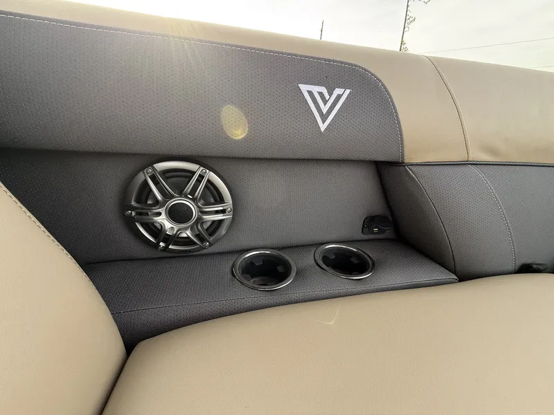 Slide: The Image of Viaggio Lago X 24 U 2026 - 3