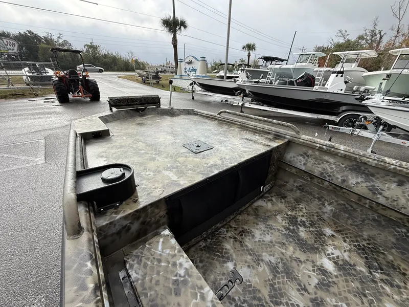 Slide: The Image of Excel 1751 Viper F4 2026 - 8