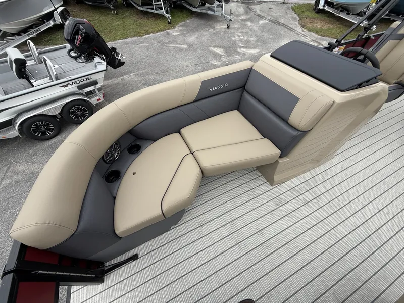 Slide: The Image of Viaggio Lago V 20R 2026 - 8