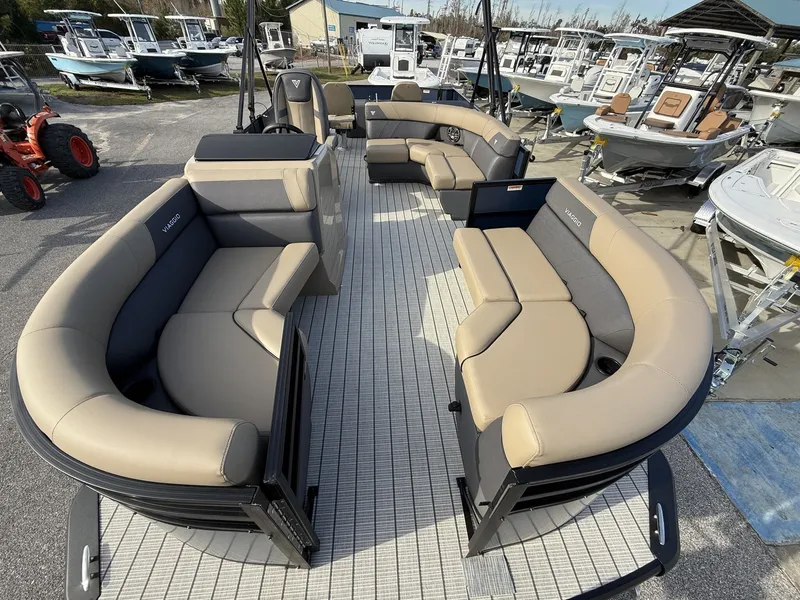 Slide: The Image of Viaggio Lago V 20R 2026 - 5