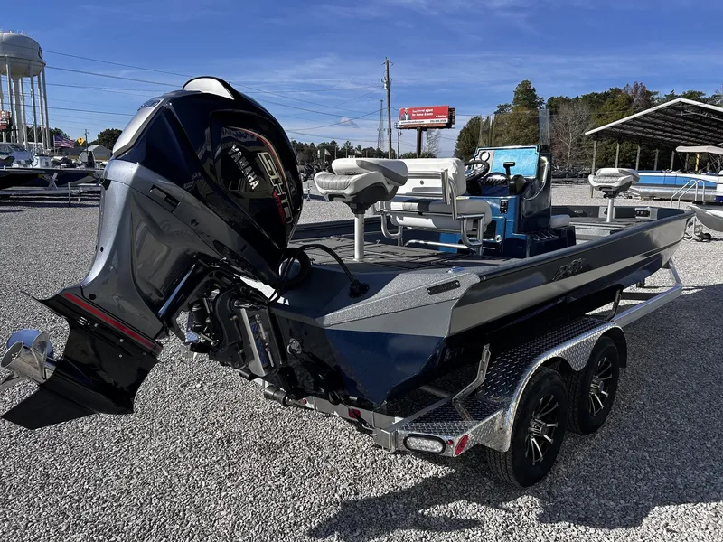 Slide: The Image of Excel 220 Bay Pro Elite 2026 - 8