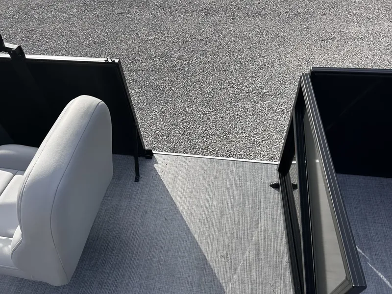 Slide: The Image of Lowe LF 172 2026 - 13