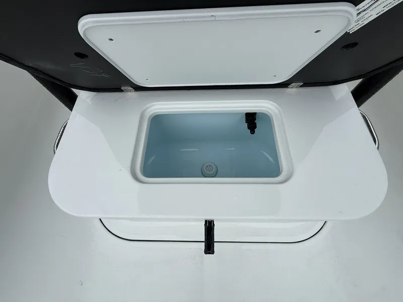 Slide: The Image of Parker Marine 230 Coastal Elite 2026 - 10