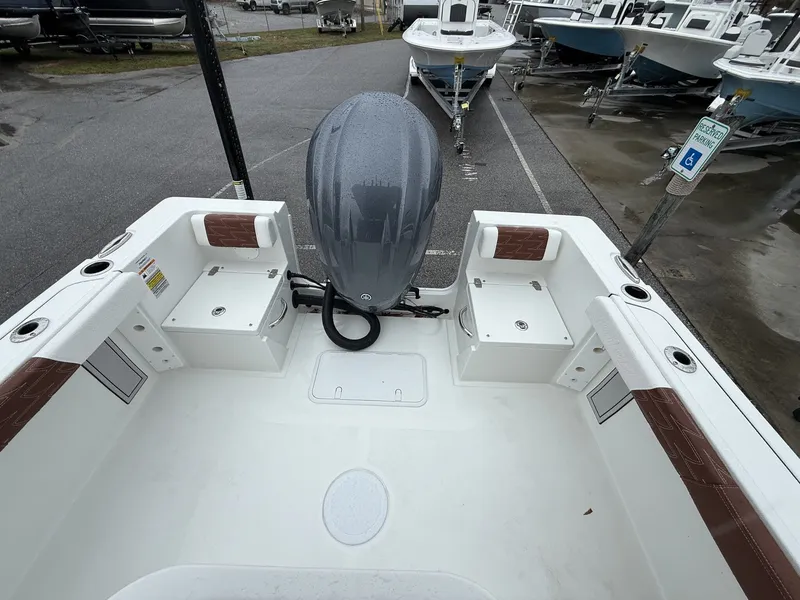 Slide: The Image of Parker Marine 230 Coastal Elite 2026 - 12