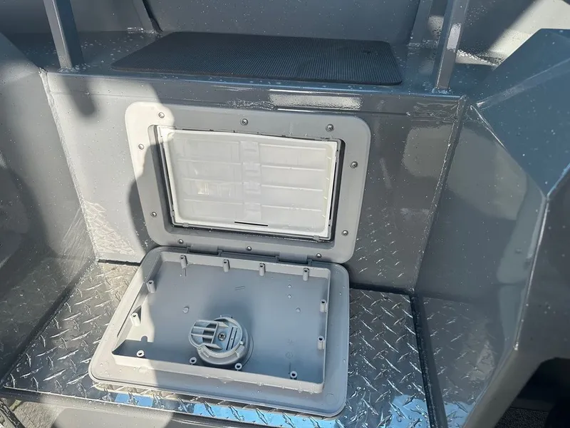 Slide: The Image of RH 22 Coastal Hardtop 2026 - 17