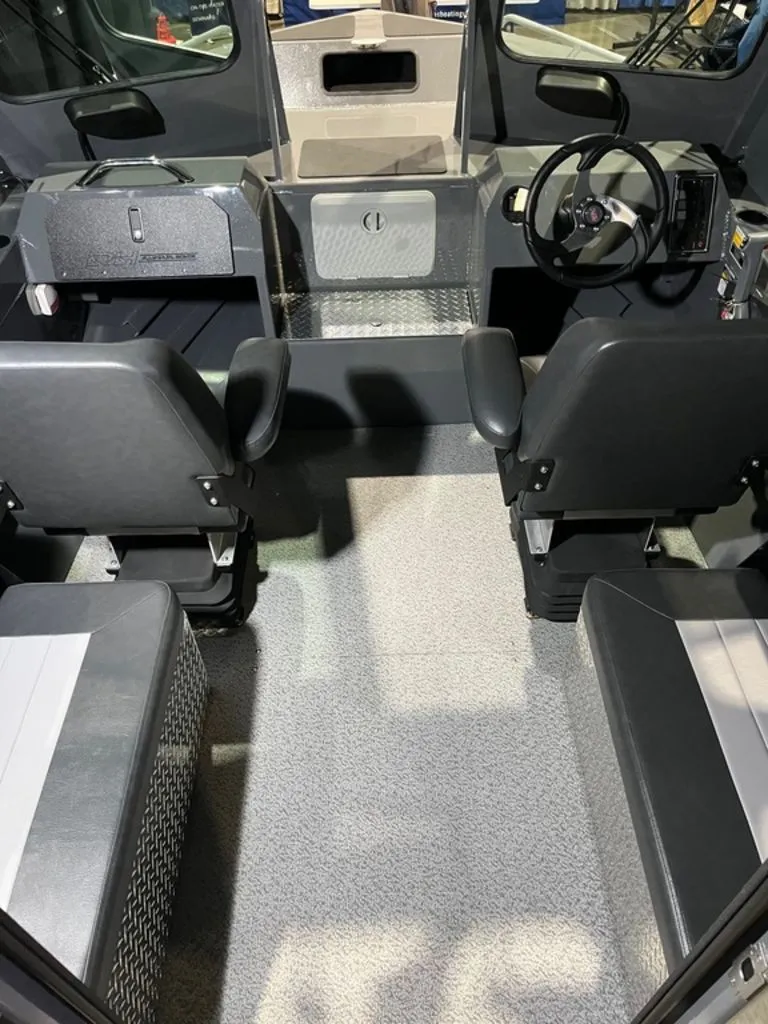 Slide: The Image of RH 22 Coastal Hardtop 2026 - 32