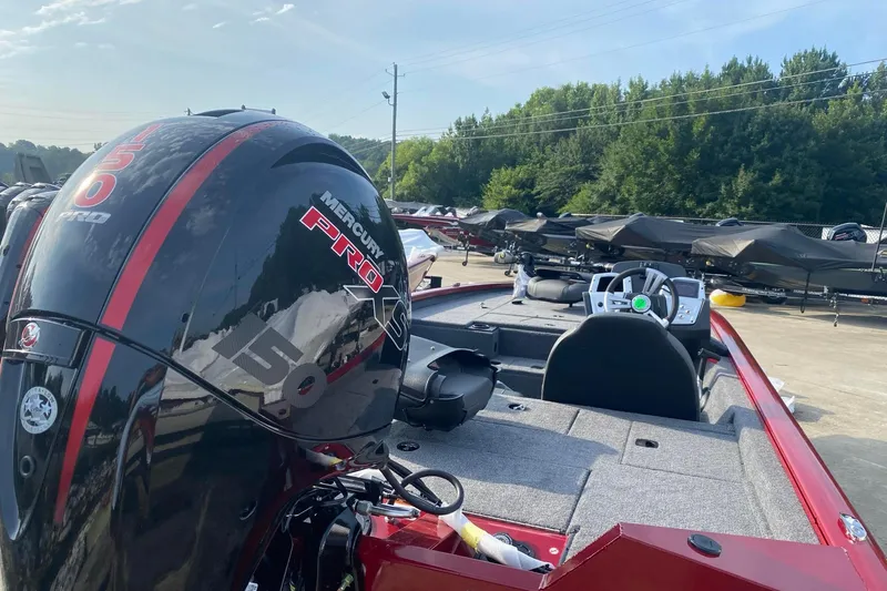 Slide: The Image of 2025 Tracker Pro Team 195 Tournament Edition boat with Mercury Pro XS engine. - 5