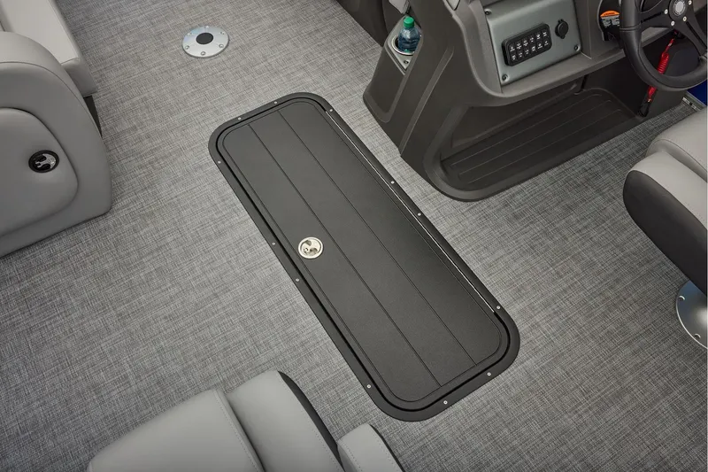 Slide: The Image of Sun Tracker Party Barge 22 RF XP3 2026 - 43