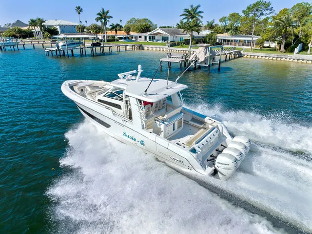 Slide: The Image of Boston Whaler 420 Outrage 2019 - 51