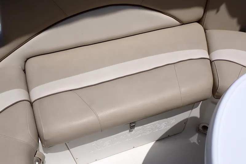 Slide: The Image of NauticStar 223 DC 2021 - 53