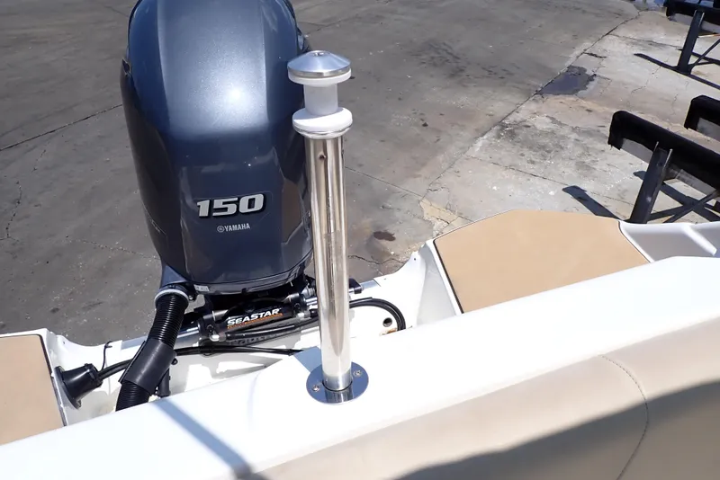 Slide: The Image of NauticStar 223 DC 2021 - 62