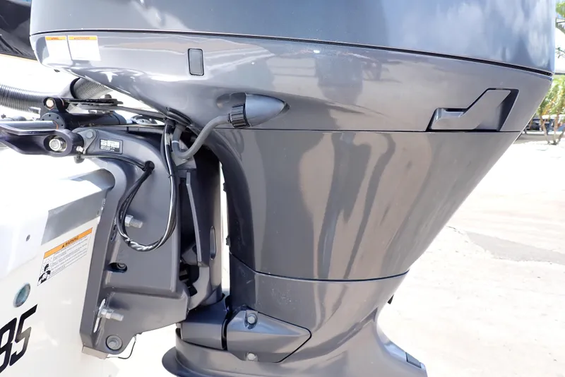 Slide: The Image of NauticStar 223 DC 2021 - 71