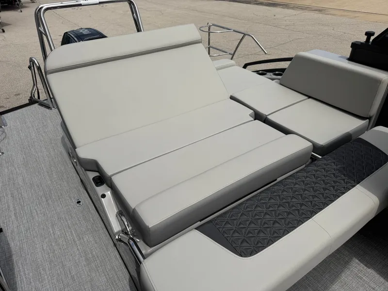 Slide: The Image of Harris Solstice DC 250 2026 with luxurious lounge seating. - 23