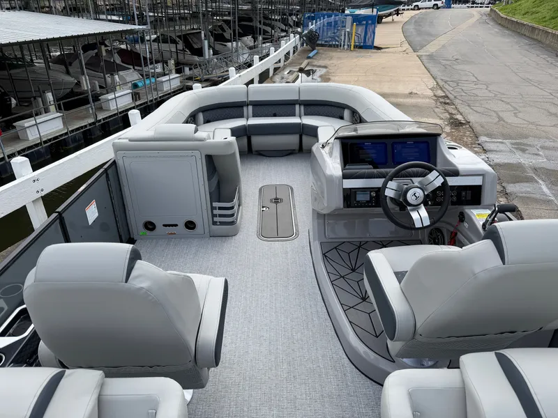 Slide: The Image of Interior of Harris Grand Mariner 270 pontoon boat, model year 2026. - 19
