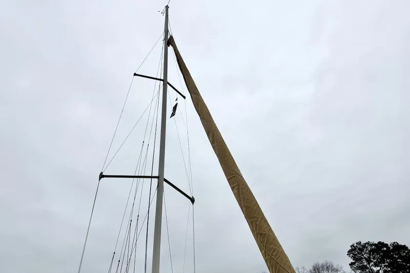Slide: The Image of Mast of 2008 e Sailing Yachts e33 against cloudy sky. - 11