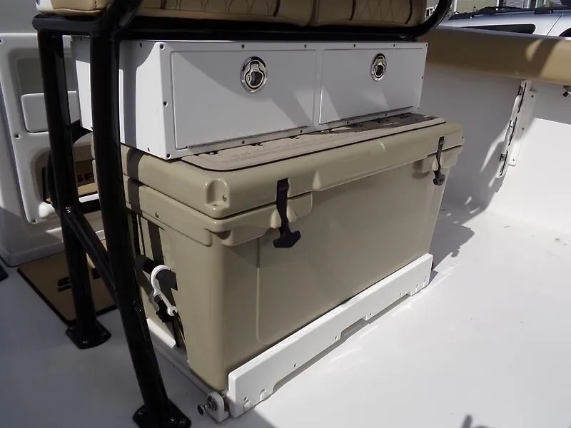 Slide: The Image of Sportsman Heritage 231 Center Console 2018 - 10