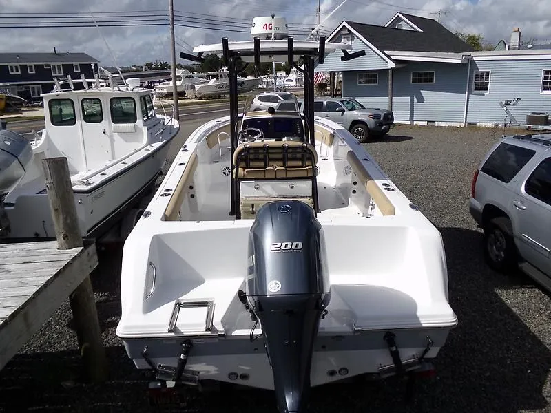 Slide: The Image of Sportsman Heritage 231 Center Console 2018 - 15