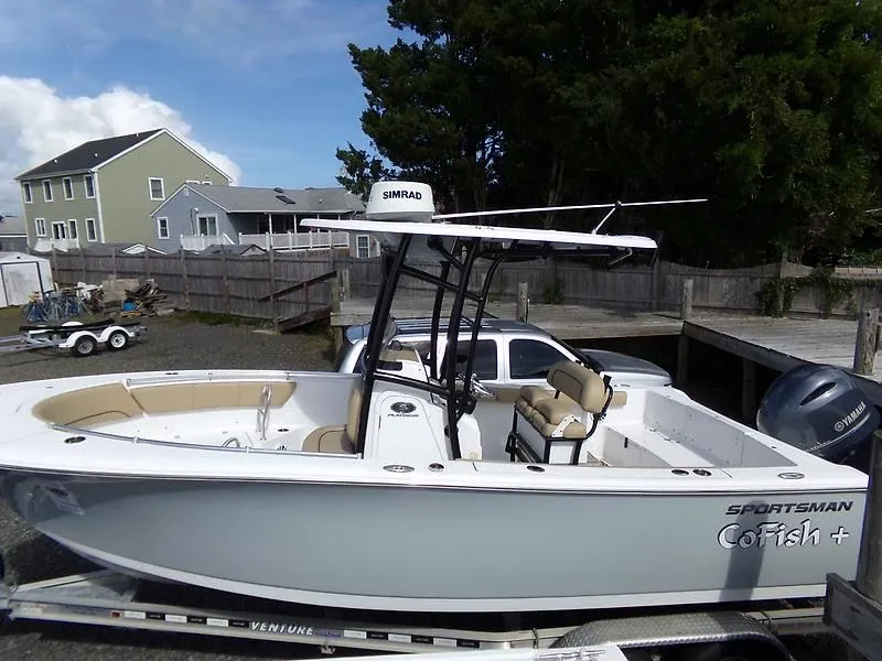 Slide: The Image of Sportsman Heritage 231 Center Console 2018 - 16