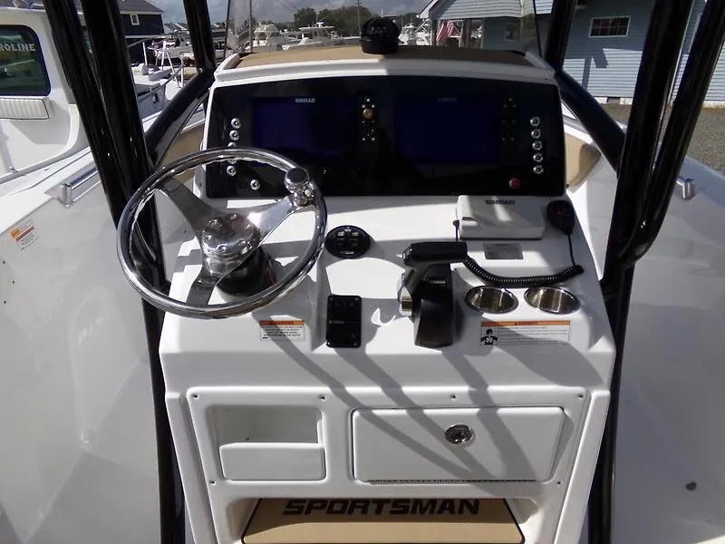 Slide: The Image of Sportsman Heritage 231 Center Console 2018 - 3