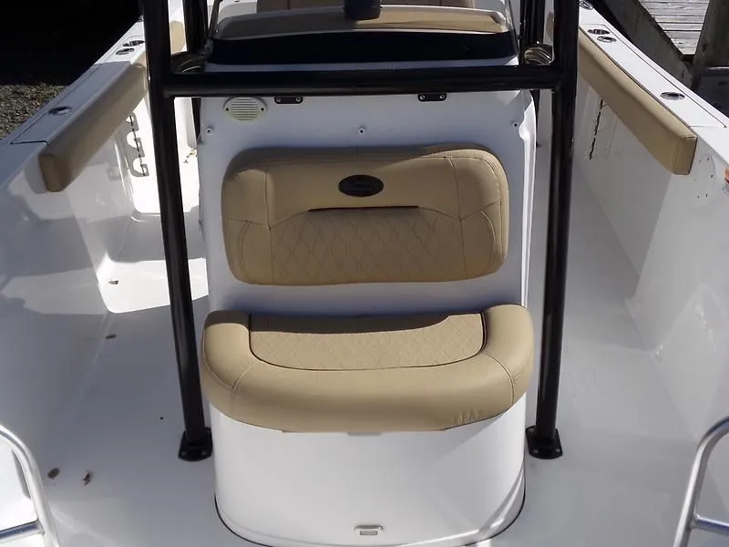 Slide: The Image of Sportsman Heritage 231 Center Console 2018 - 8