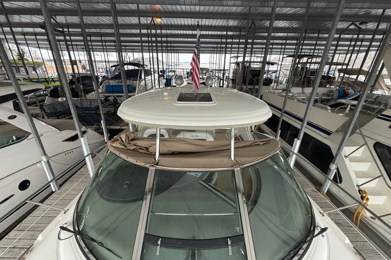 Slide: The Image of 2006 Sea Ray 40 Sundancer in covered marina. - 9