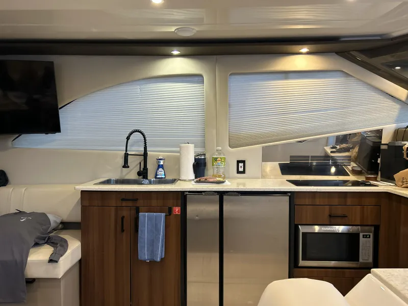 Slide: The Image of Carver Yachts C40 2014 - 22