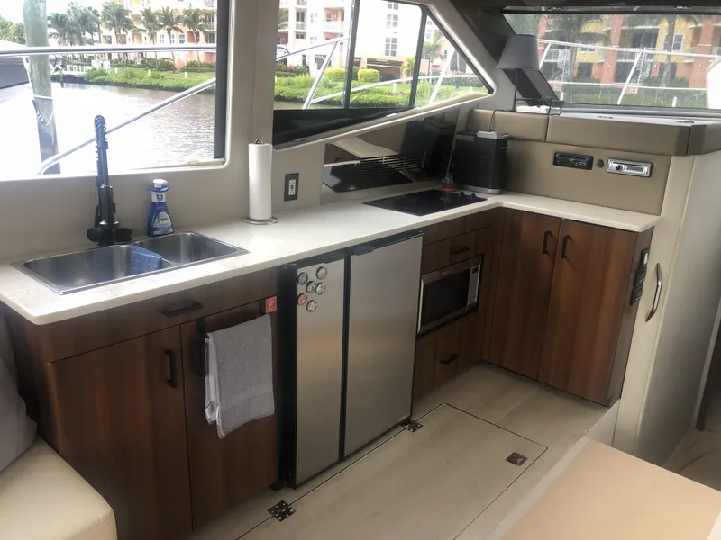 Slide: The Image of Carver Yachts C40 2014 - 24