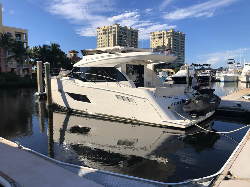 Slide: The Image of Carver Yachts C40 2014 - 8