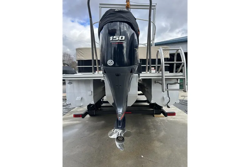 Slide: The Image of 2022 SunCatcher Fusion 324SS boat with powerful 150 horsepower outboard motor. - 7