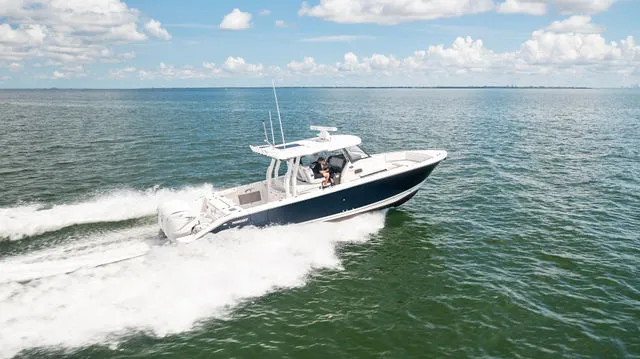 Slide: The Image of Pursuit S 358 Sport 2023 - 24