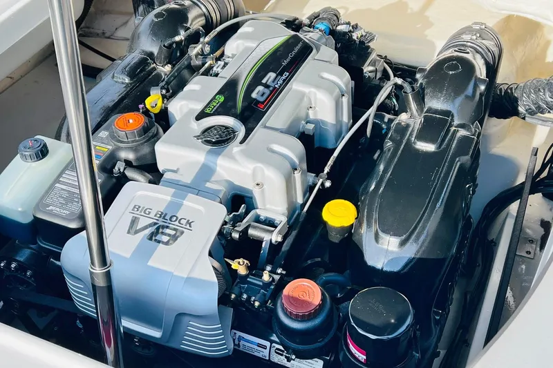 Slide: The Image of 2019 Bryant POTENZA 270 boat engine, featuring a powerful Big Block V8 configuration. - 54